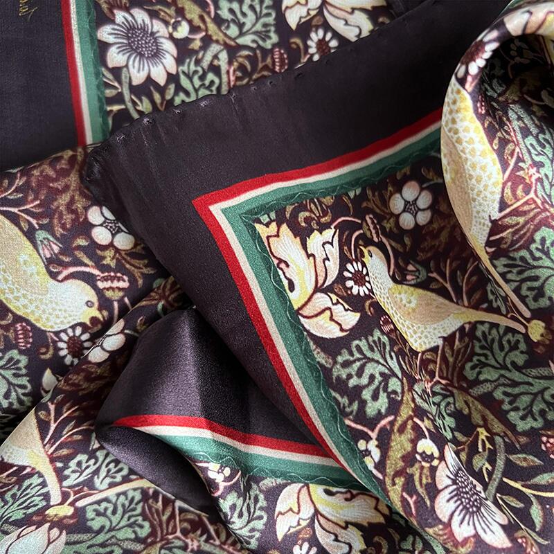 William Morris Strawberry Thief Pañuelo Seda 90x90 cm
